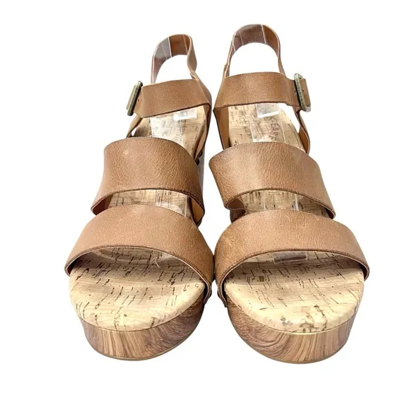 Kork-ease Leather Della Strappy Buckle Platform Sandals Clog Heels