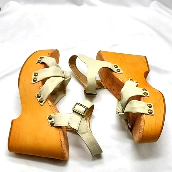 KORKS DAWSON OFF WHITE ANKLE STRAP PLATFORM WEDGE SANDALS SIZE 9 NWOB