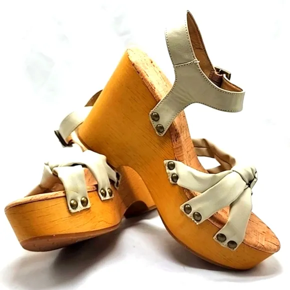 KORKS DAWSON OFF WHITE ANKLE STRAP PLATFORM WEDGE SANDALS SIZE 9 NWOB
