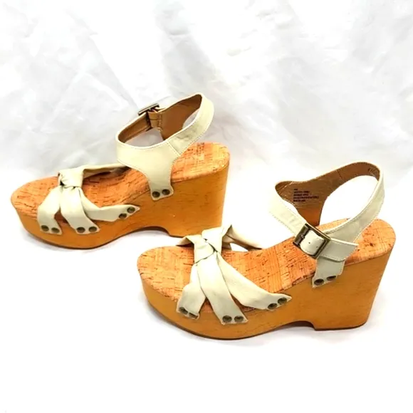 KORKS DAWSON OFF WHITE ANKLE STRAP PLATFORM WEDGE SANDALS SIZE 9 NWOB