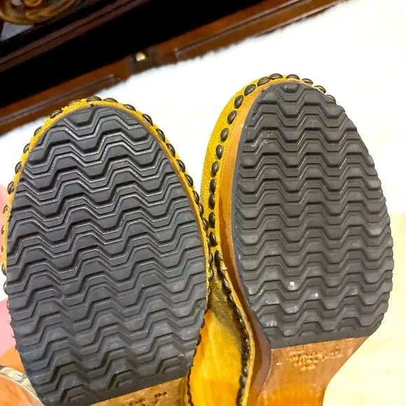 KORS Michael Kors,‎ size 8, clog style shoes