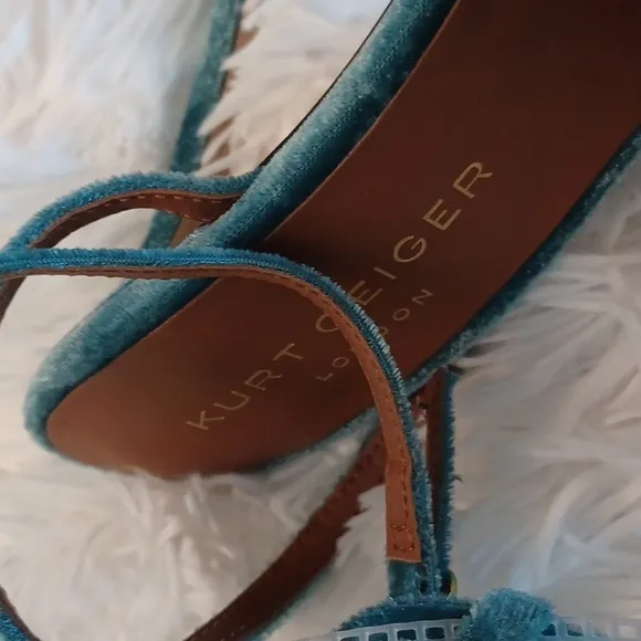 Kurt Geiger Kensington London Rainbow Eagle Teal Quilted Stylish High Heels NEW