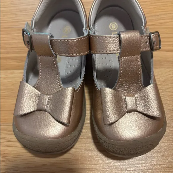 “L’Amour” leather shoes size 8 in EUC
