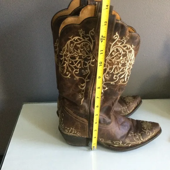 Laredo Embroidered Snip Toe Western Cowboy Boots