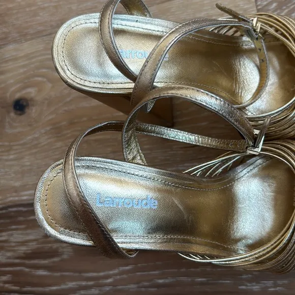Larroudé Valerie Platform Sandal In Gold Metallic Leather, size 6