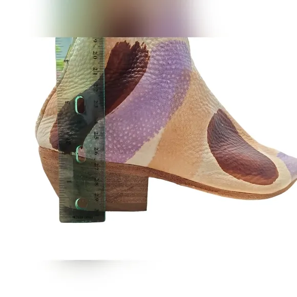 Lauren Brinkers Desi Boot Size 38/7.5-8  B1359