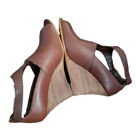 Lauren Ralph Lauren Hannie Wedge Pump Size 5B