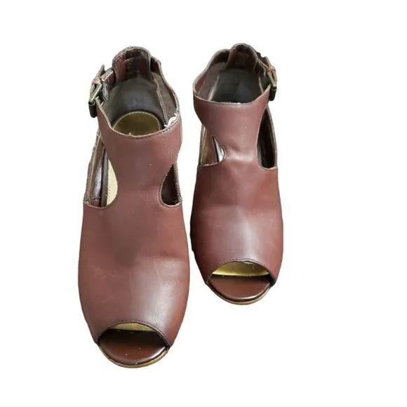Lauren Ralph Lauren Hannie Wedge Pump Size 5B