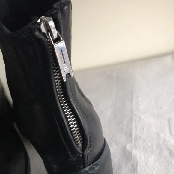 LeMarge booties Sz 41 black leather upper and sole. Quality leather construction