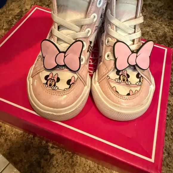 Lightly used toddler girl all 7C shoe haul 11 pairs including Ugg boots