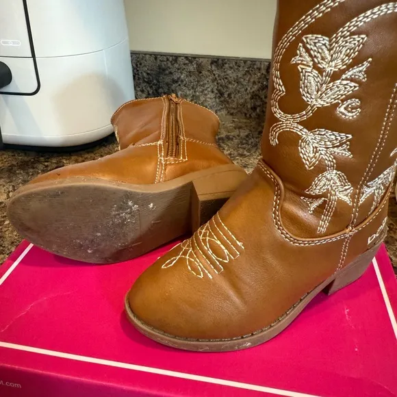 Lightly used toddler girl all 7C shoe haul 11 pairs including Ugg boots