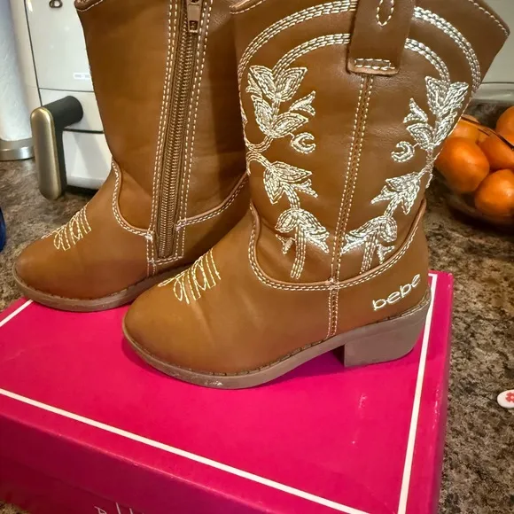 Lightly used toddler girl all 7C shoe haul 11 pairs including Ugg boots