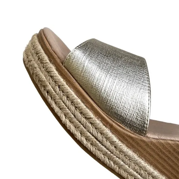 LIKE New Sperry Leather Wedge Sandals