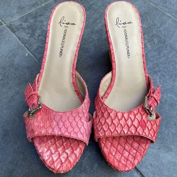 Lisa for Donald J Pliner Coral Pink Open Toed Wedge Shoes Size 9.5
