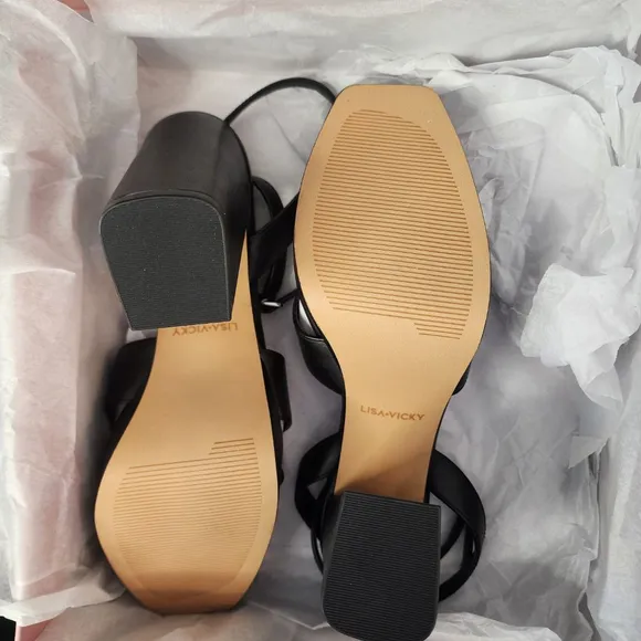 Lisa Vicky Black Leather Platform Strappy Heels Size 8, Nordstrom. New in Box