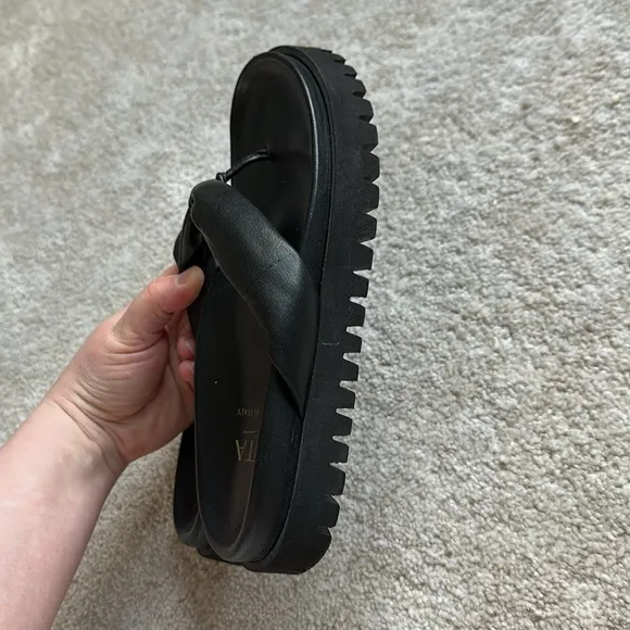 Lita by Ciara • Black Leather Puffy Platform Lug Sole Sandals Size 6
