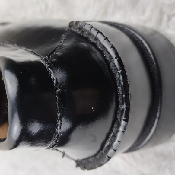 L.L Bean Black Patent Leather Upper Almond Toe Slip On Penny Loafer Style Shoe