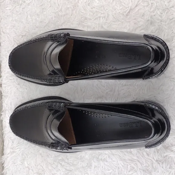 L.L Bean Black Patent Leather Upper Almond Toe Slip On Penny Loafer Style Shoe