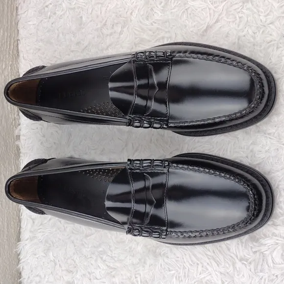 L.L Bean Black Patent Leather Upper Almond Toe Slip On Penny Loafer Style Shoe