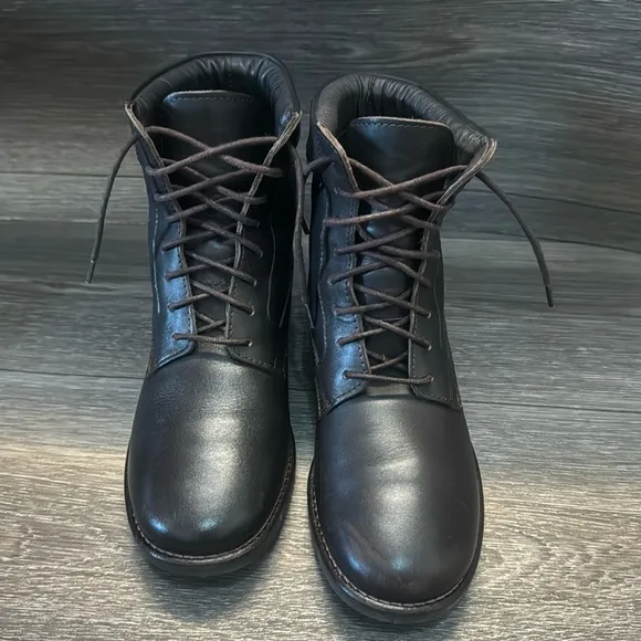 LLBean brown leather boots woman’s size 8 (n69)
