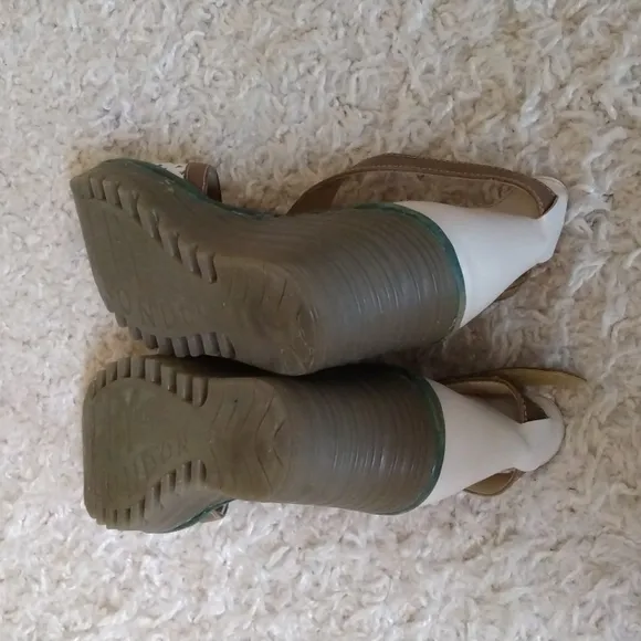 London Fly Wedged Shoes