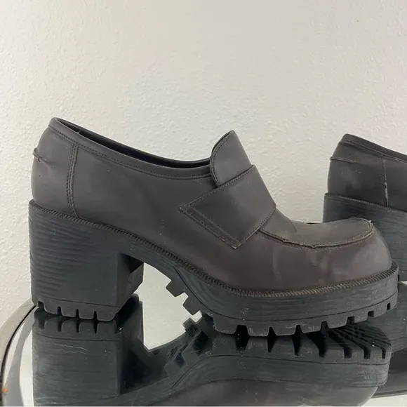 LOWER EAST SIDE Vintage Y2K Brown Faux Leather Chunky Platform Heeled Loafers