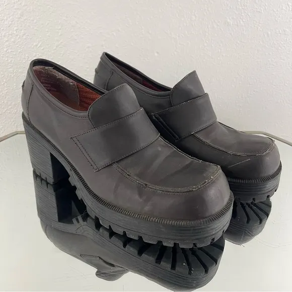 LOWER EAST SIDE Vintage Y2K Brown Faux Leather Chunky Platform Heeled Loafers