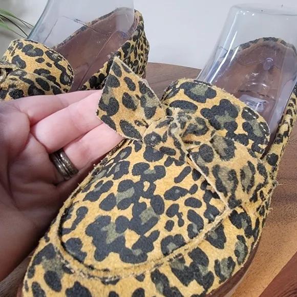 Lucky Brand Tamio Leopard Print Suede Flat Loafer in Inca Gold Size 7.5