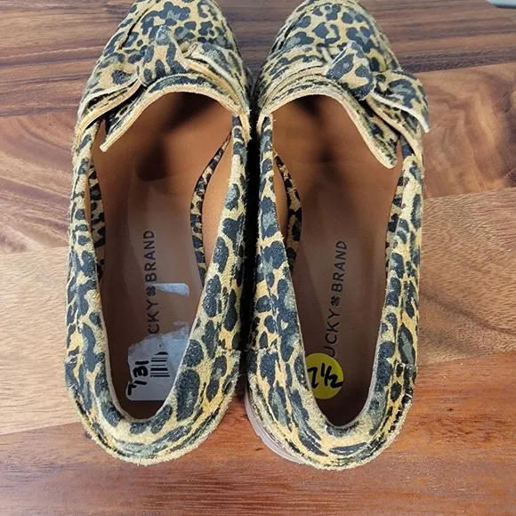 Lucky Brand Tamio Leopard Print Suede Flat Loafer in Inca Gold Size 7.5