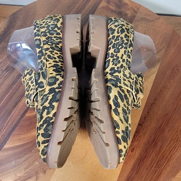 Lucky Brand Tamio Leopard Print Suede Flat Loafer in Inca Gold Size 7.5