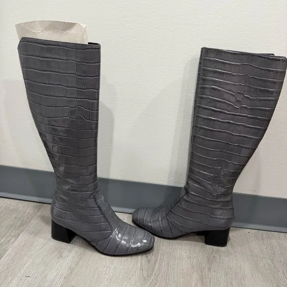 M. Gemi Boots The Corsa Alto Knee Height in Grey Crocodile