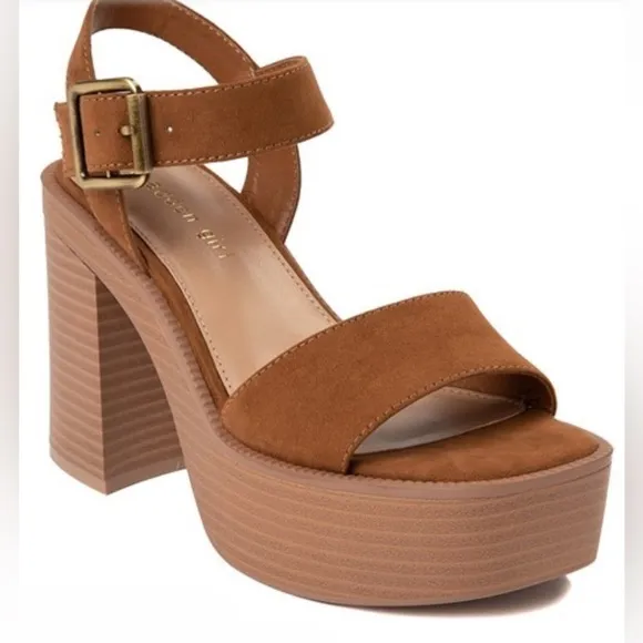Madden Girl Goldie Platform Sandals Size 9.5