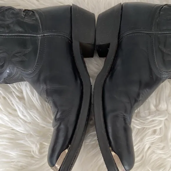 Man Laredo Cowboy Boots size 9.5 in great used condition