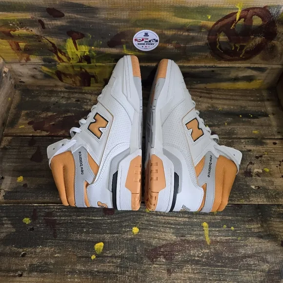 Men New Balance‎ athletic shoes size 10.5 new
