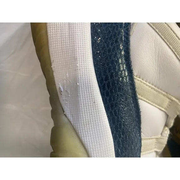 Men's 2019 Nike Air Jordan Retro 11 Low Snakeskin Sneakers-Size 10.5-No Insoles