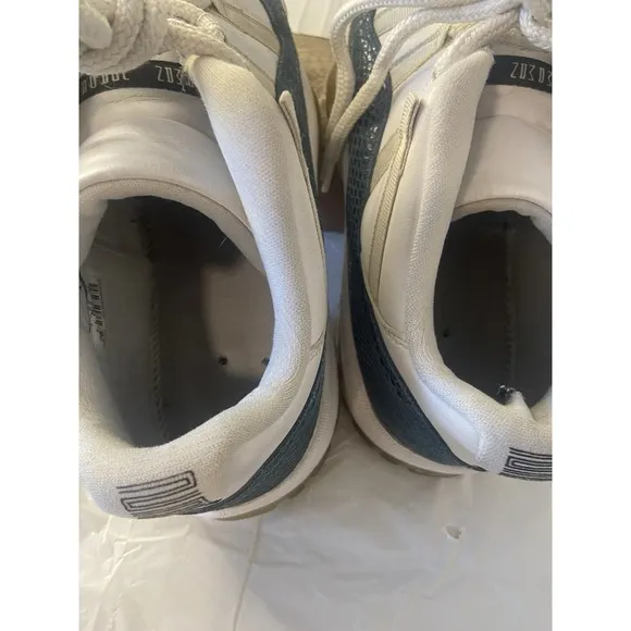 Men's 2019 Nike Air Jordan Retro 11 Low Snakeskin Sneakers-Size 10.5-No Insoles