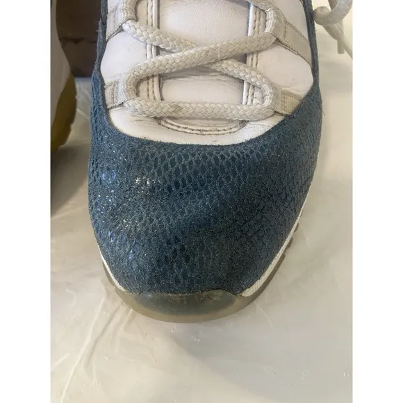 Men's 2019 Nike Air Jordan Retro 11 Low Snakeskin Sneakers-Size 10.5-No Insoles