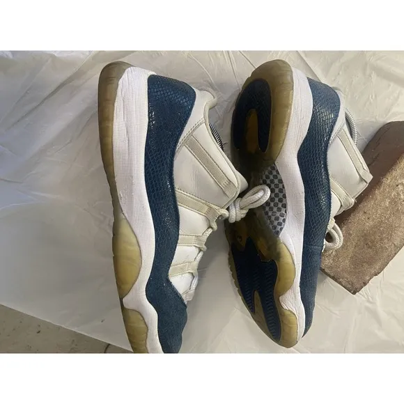 Men's 2019 Nike Air Jordan Retro 11 Low Snakeskin Sneakers-Size 10.5-No Insoles