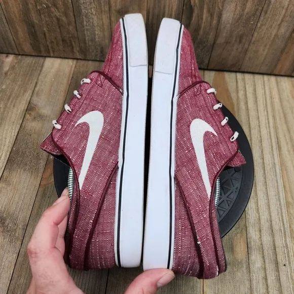 Mens Nike SB Stefan Janoski size 9 Red Low Top Athletic Skateboarding Shoes