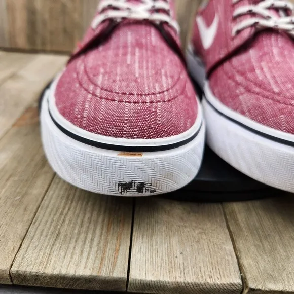 Mens Nike SB Stefan Janoski size 9 Red Low Top Athletic Skateboarding Shoes