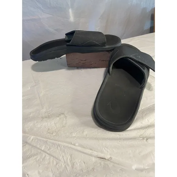 Men's Olukai Nalu Slide Sandals- All Black Adjustable Strap-Size 13-Very Nice