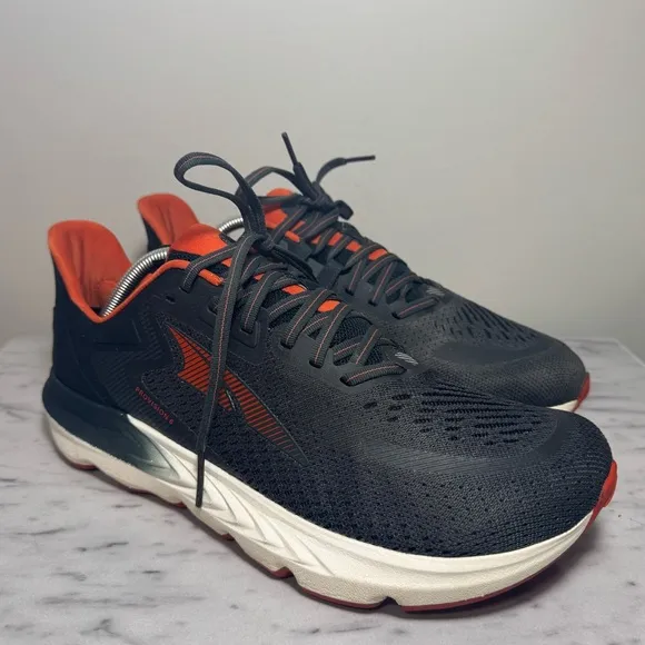 Men’s Size 10.5 Altra Provision 6 Athletic Running Shoes Black and Orange Casual