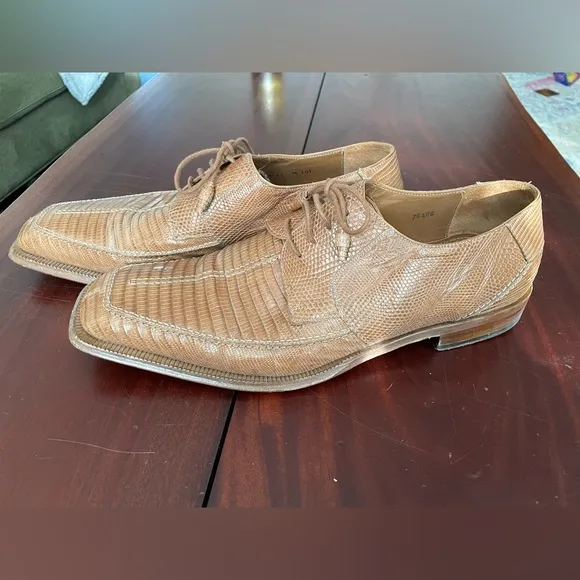 Mezlan lace up dress shoes. Size 12.