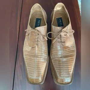 Mezlan lace up dress shoes. Size 12.