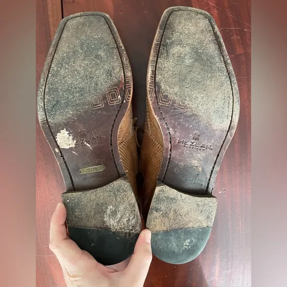 Mezlan lace up dress shoes. Size 12.