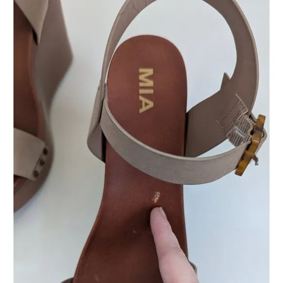 Mia Priscilla Wedge Platform Beige Sandal Size 10M