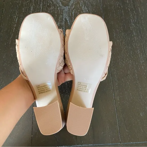 Mia Women's Minna Square Toe Sandals Block Heel Neutral Nude‎ Size 8.5 Mules