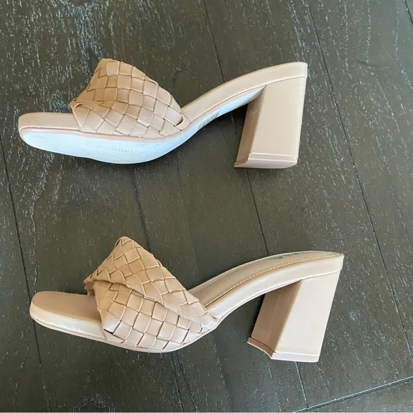 Mia Women's Minna Square Toe Sandals Block Heel Neutral Nude‎ Size 8.5 Mules