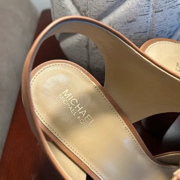 Michael Kors Liesel Luggage MK Front Zipper Platform Sandals Size 9