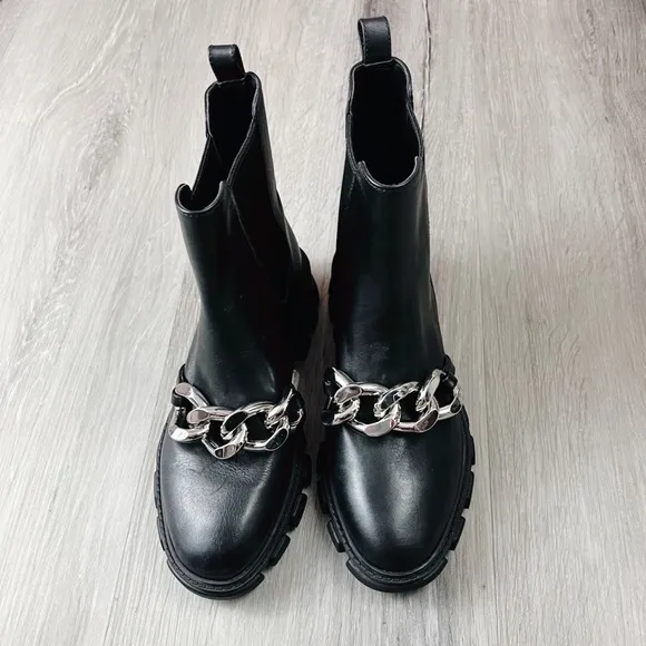 Michael Kors Scarlett Boots✨ brand new